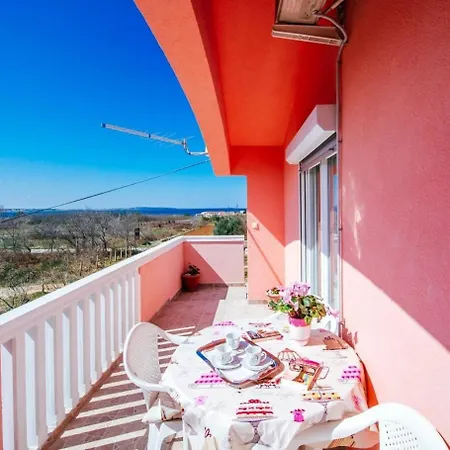 Ljubo Apartamento *