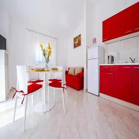 Ljubo - Modern Andy Cosy Apartment Vrsi