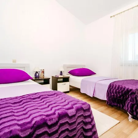 Appartement Ljubo Vrsi