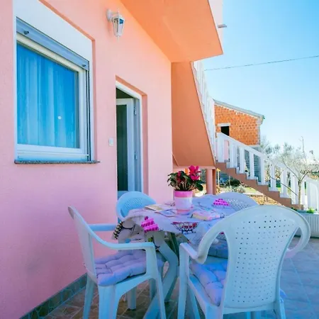 Apartment Ljubo *