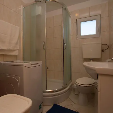 Ljubo Apartment Vrsi